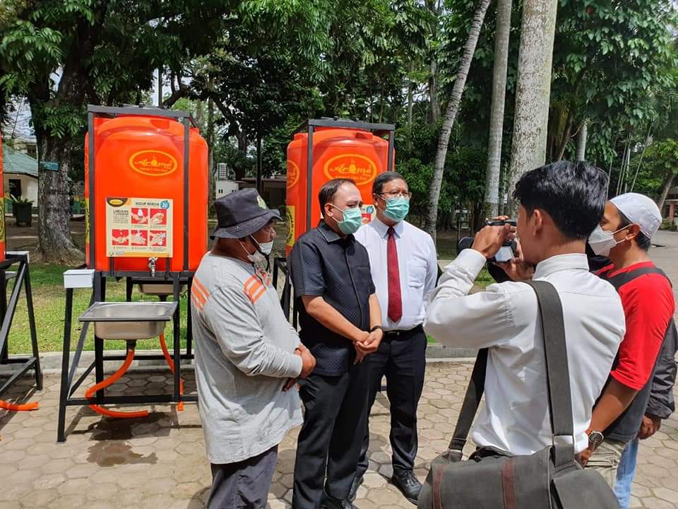 Peduli Cegah Virus Corona, Ceo Aroma Bakery and Shop Bagikan  Westafel Cuci Tangan