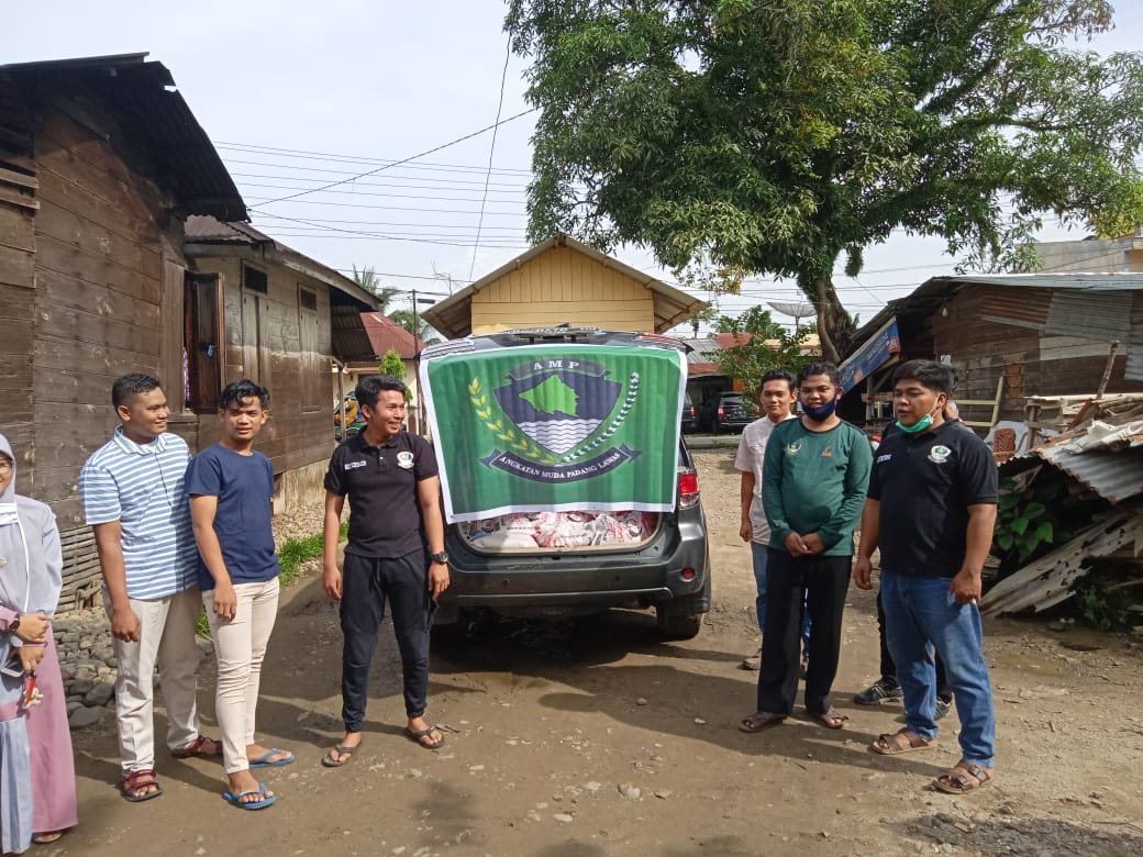 Pemuda Perantauan Padang Lawas Bagikan 500 Kg Beras