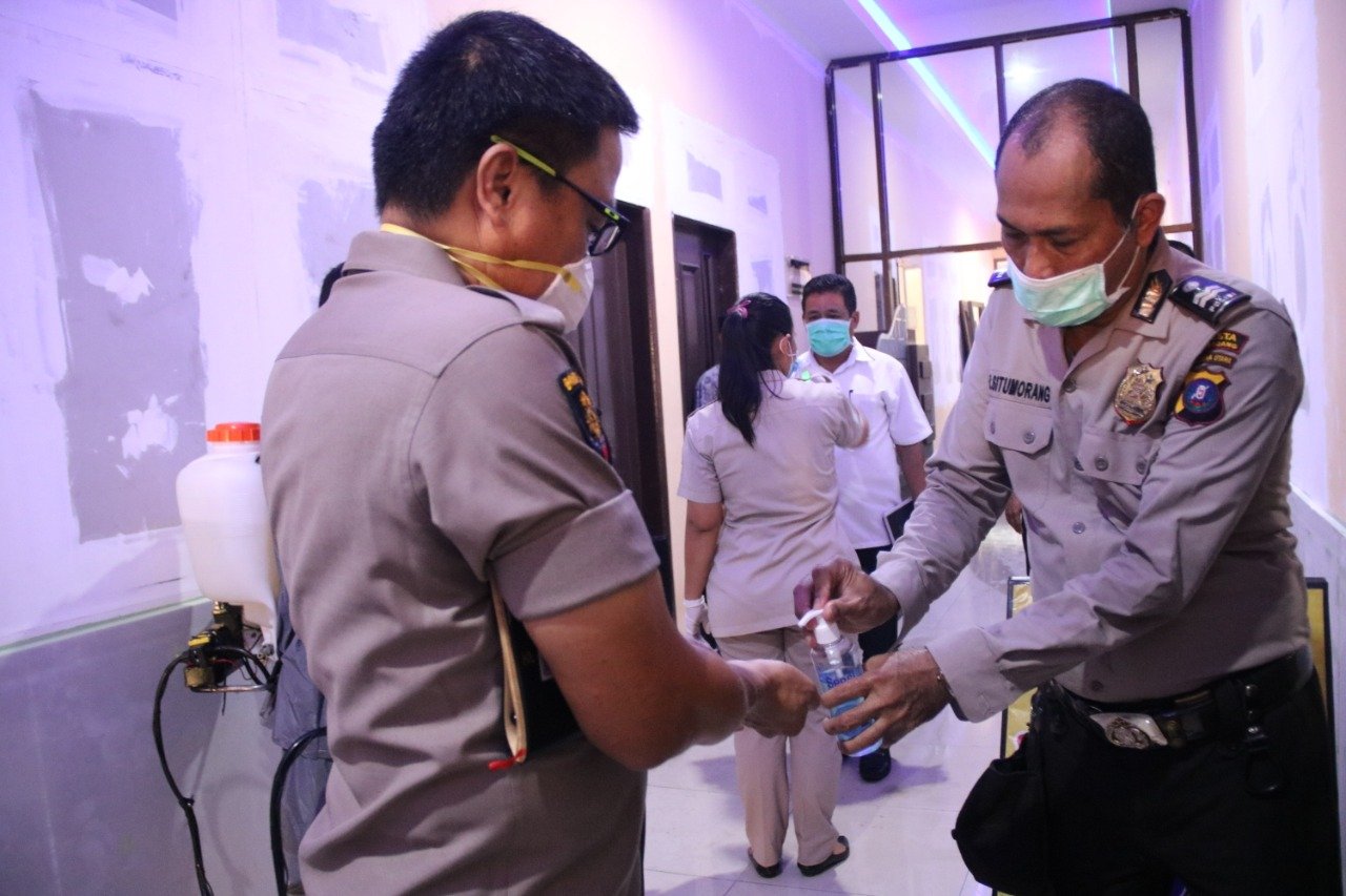Antisipasi Virus Corona (covid-19), Polresta Deli Serdang Sterilisasi semua peserta Vidcon 
