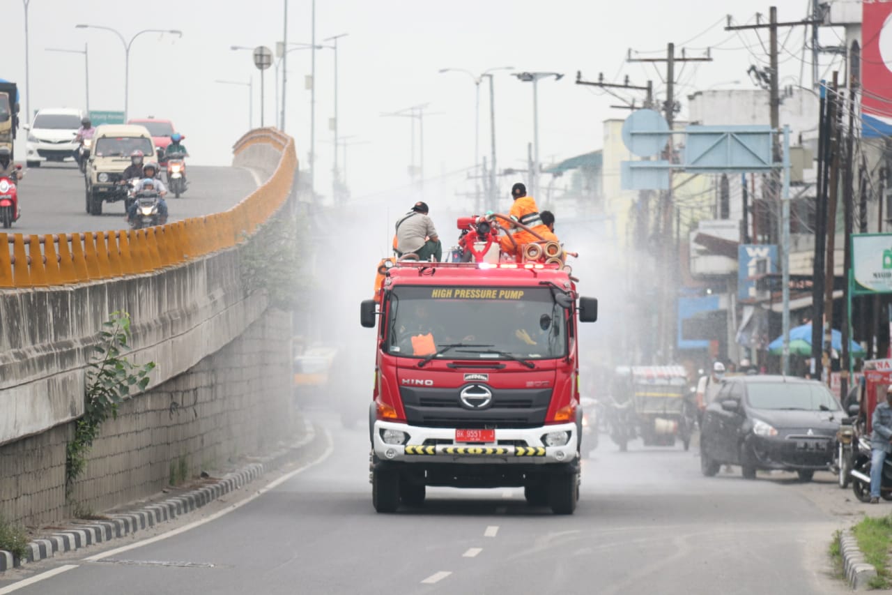Kembali, Gugus Tugas Covid-19 Kota Medan Lakukan Penyemprotan Cairan Disinfektan