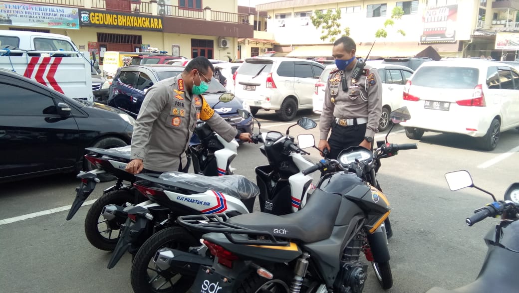 Kapolrestabes Medan dan Kasat Lantas Cek Randis Baru dariÂ Dit Lantas Polda Sumut