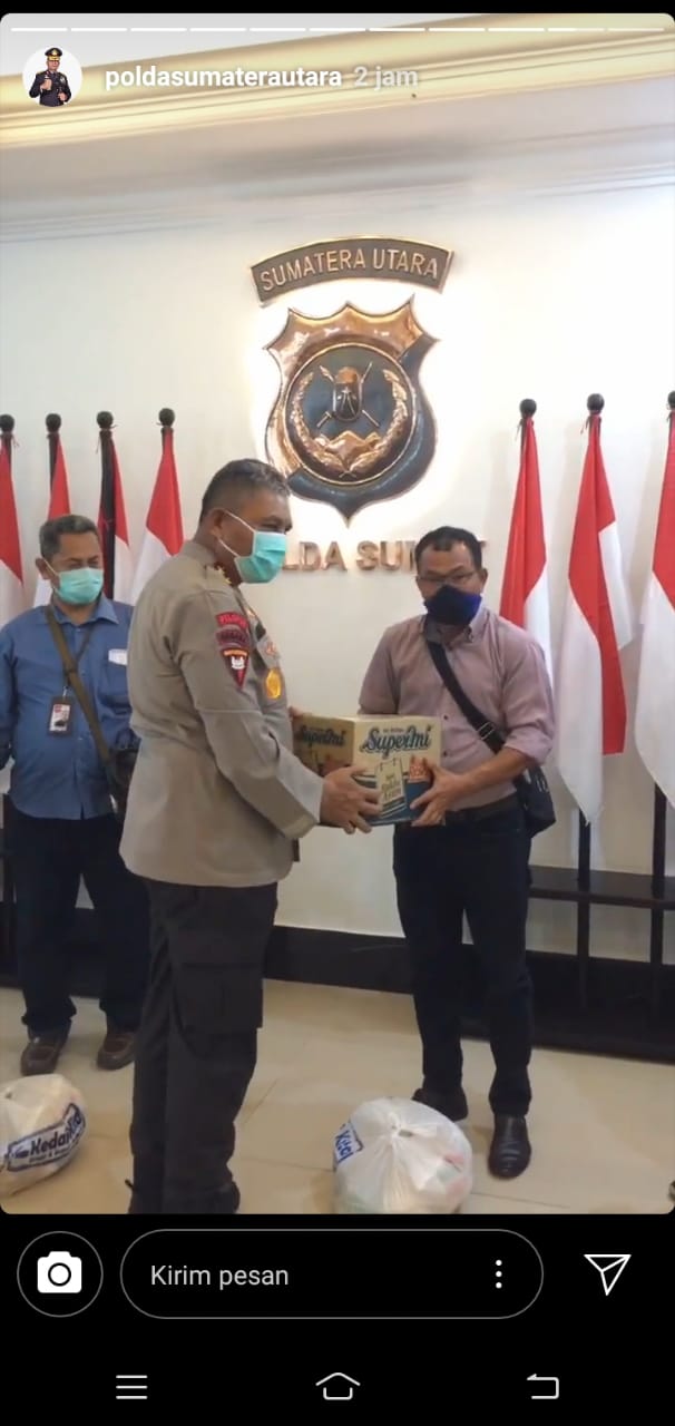 Kapoldasu Bantu Paket  Sembako Untuk Wartawan