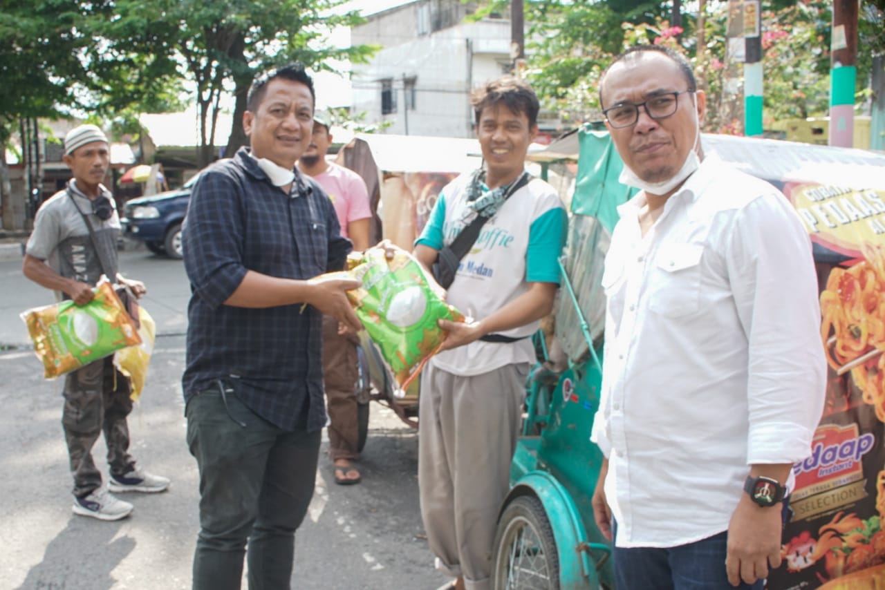 Kedan Peduli Wabah Covid - 19,  Tukang Becak dan Fakir Miskin Disantuni