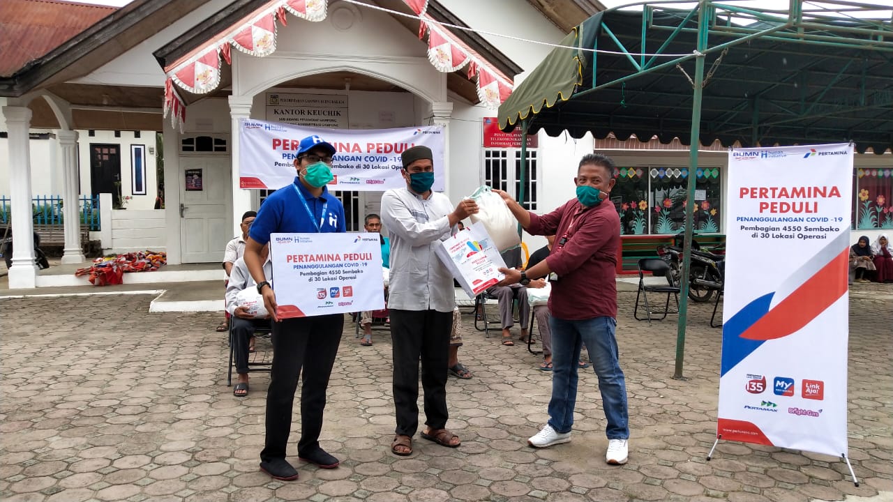 Pertamina Bagikan 5.000 Sembako di 5 Propinsi