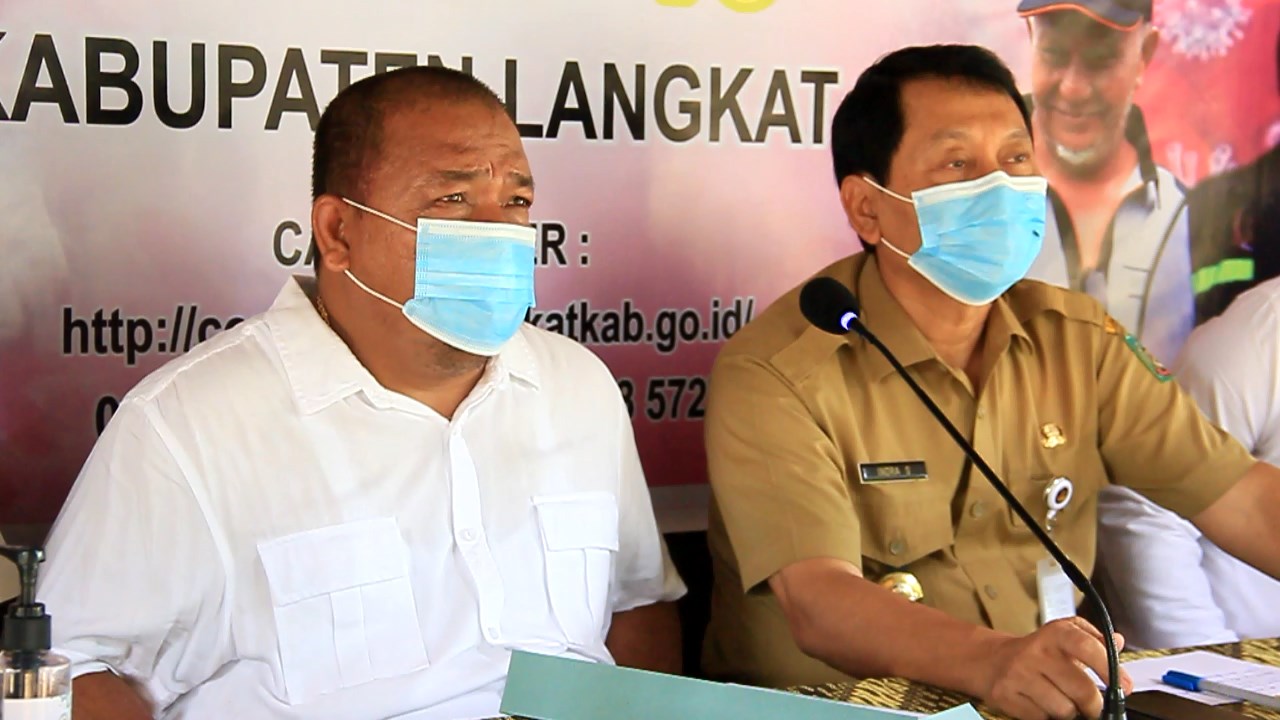 Bupati Ikuti Vidcon Gubsu, Pemprovsu Akan BerikanÂ  APD dan Bantuan ke Warga