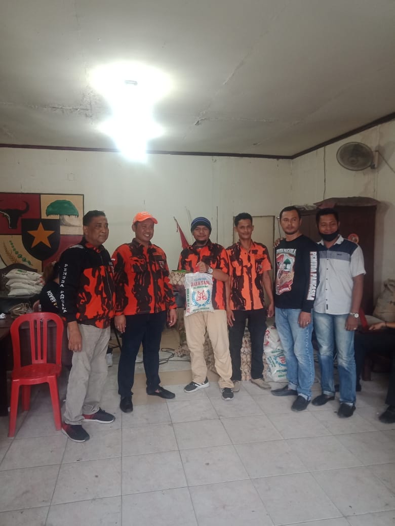 PAC PP Medan Denai Bantu Sembako Kepada Masyarakat dan Kader PP Kec Medan Denai.