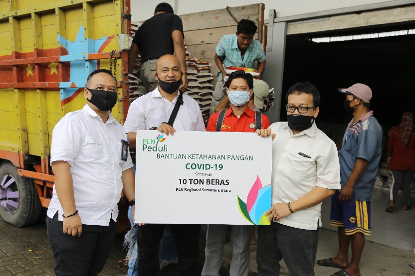 PLN Regional Sumut Salurkan 10 Ton Beras Untuk Korban Covid-19
