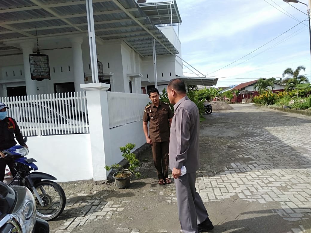 Datangi Rumah Oknum Pegawai Kejari Pakam,Â Kajati Sumut Perintahkan Bongkar Bangunan Menyalah
