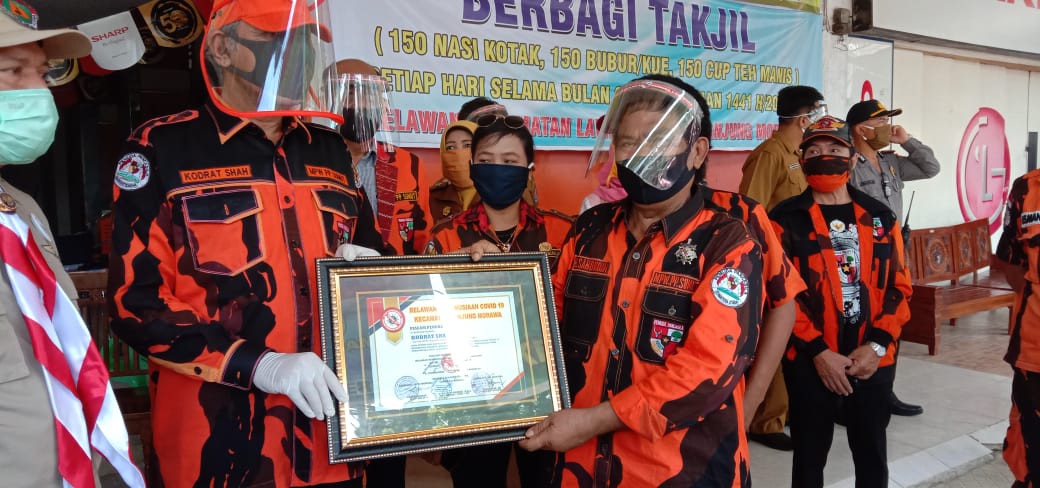 Kodrat Shah Terima Penghargaan Khusus Peduli Warga,  MPW PP Sumut Kembali Salurkan 200 Paket Sembako