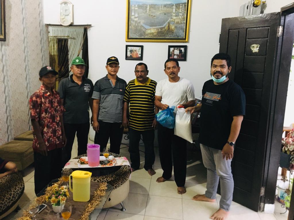 Peduli Dampak Covid-19, Mulia Nasution Bagikan 100 Paket Sembako