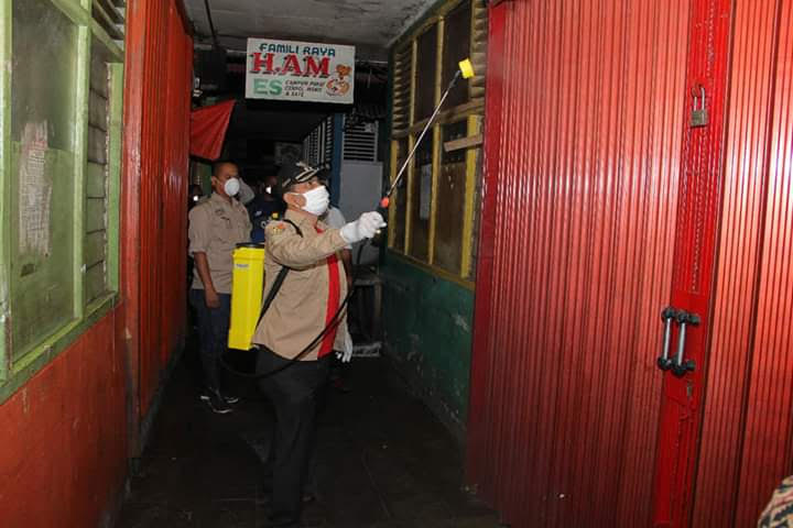 Pasar Raya Solok Kembali Disemprot Disinfektan