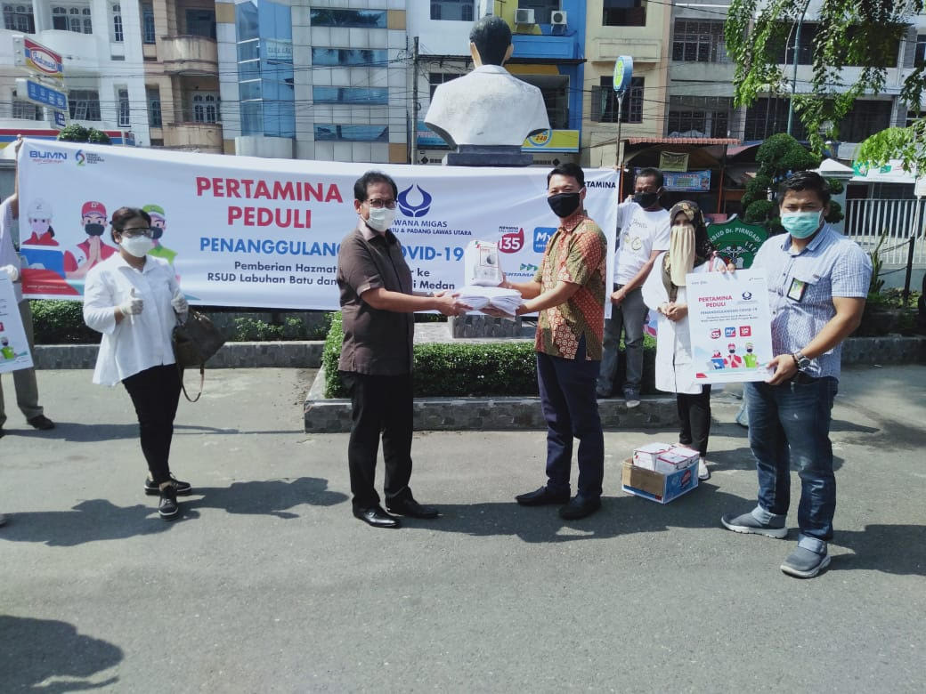 Pertamina Peduli & Hiswana Bagikan APD dan Masker ke RS COVID-19