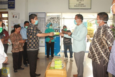 Pimpinan DPRD Pakpak Bharat Salurkan Bantuan ke RSUD Salak