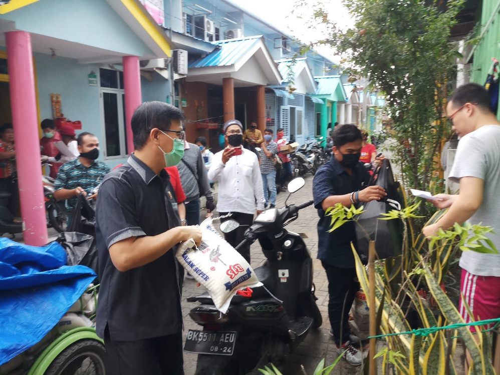 Reses Hasyim SE, Salurkan Bantuan, Warga Minta Keringanan Uang Sekolah dan Retribusi PDAM