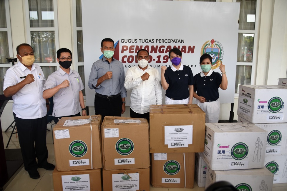 Gugus Tugas Covid-19 Sumut Terima Bantuan APD  dari BPD HIPMI dan Yayasan Budha Tzu Chi