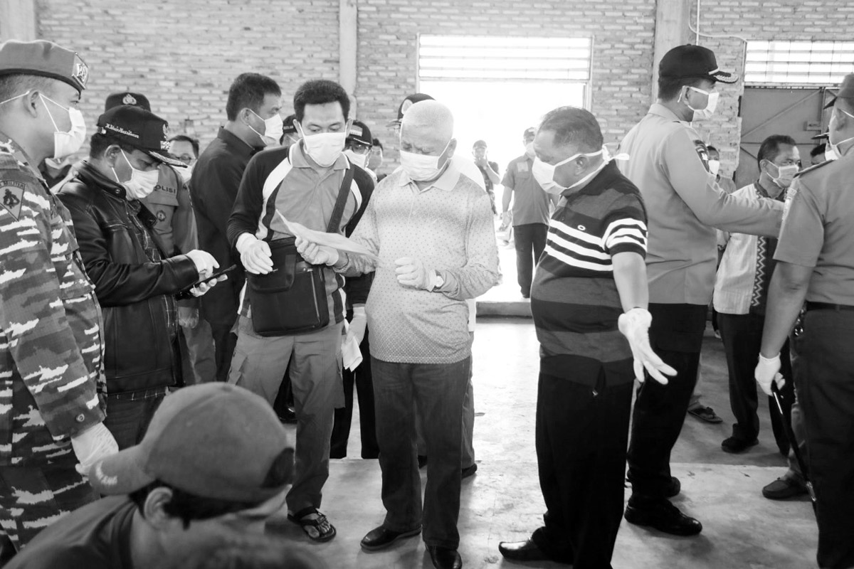 Tim Gugus Tugas Covid 19 Periksa Kesehatan TKI Dari Malaysia Cegah Mata Rantai Sebaran Virus Corona