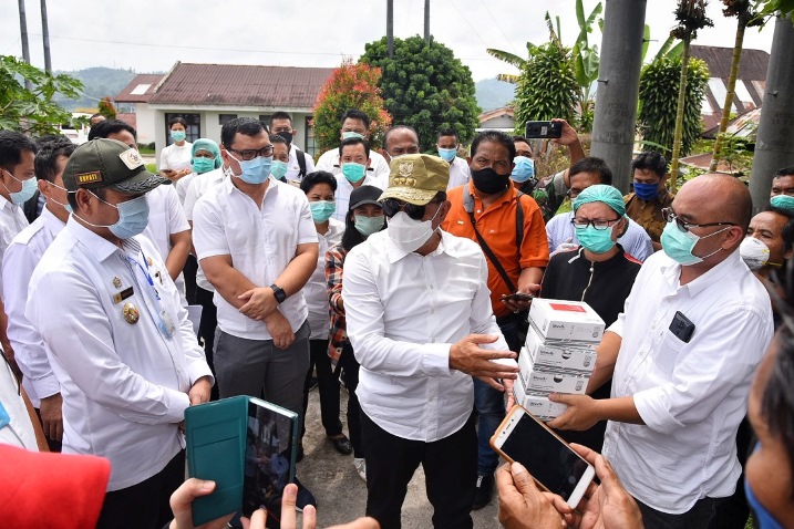 Tinjau RSUD Tarutung, Gubernur Minta Pasien Sakit Berat Segera Dikirim ke Medan