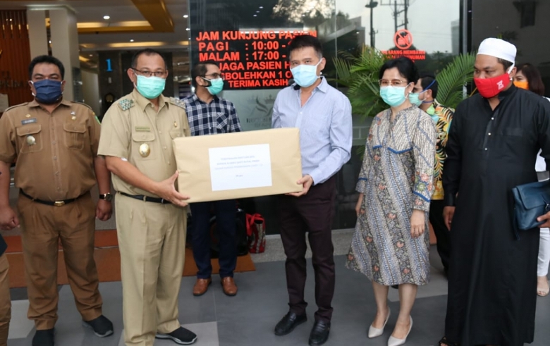 Pemko Medan Salurkan APD ke RS Royal Prima