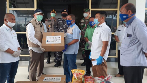 Kadis BMBK Sumut Effendy Pohan Serahkan Sembako Pemprovsu ke Pemkab Tapteng