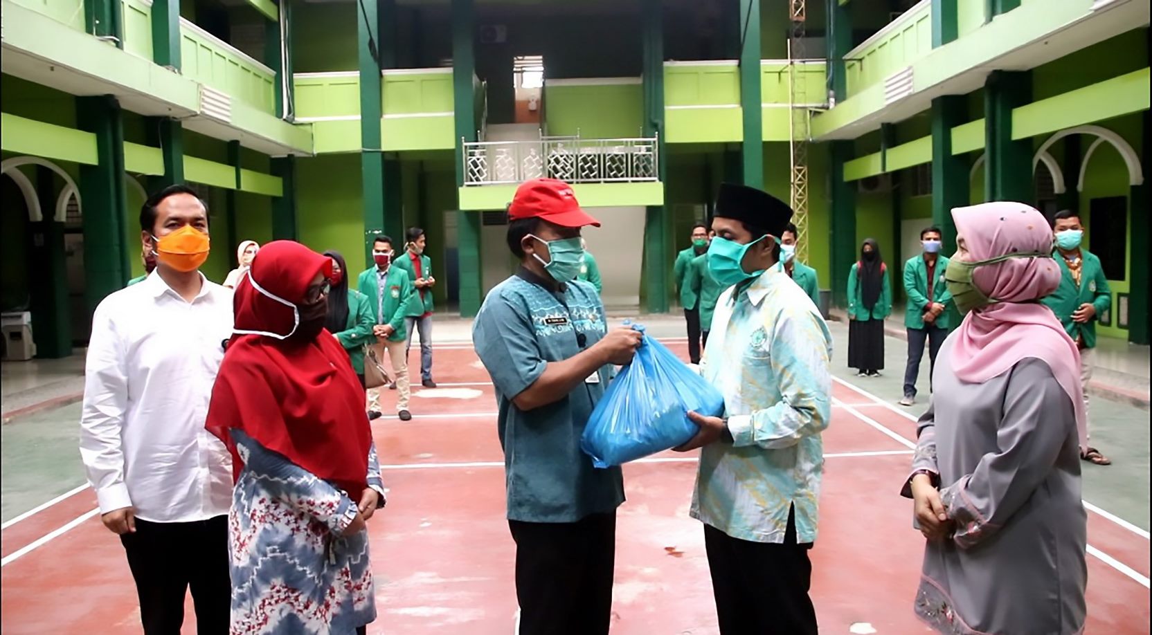 GTTP Covid-19 Sumut Salurkan Bantuan  1.892 Paket Sembako untuk Mahasiswa