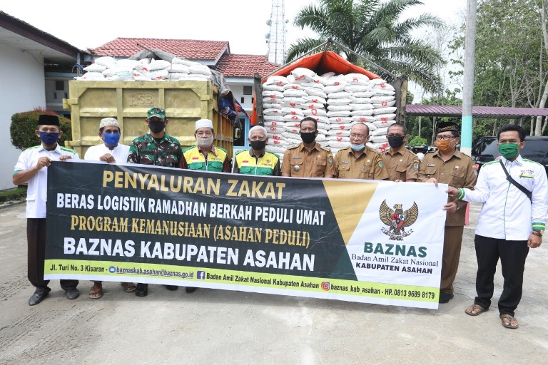 Bupati Asahan Bagikan 1000 Beras kepada Kaum Dhuafa