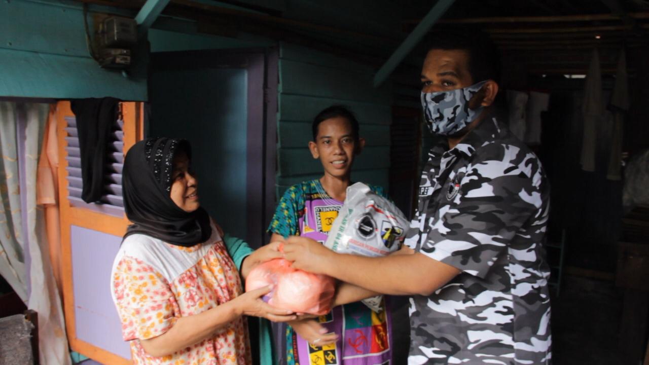 Pengusaha Muda Kota Medan dan Bapera Sumut Bantu 1.000 Paket Sembako  Bagi Warga Terdampak Covid-19Â 