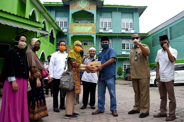 GTPP Sumut Salurkan 500 Paket Sembako kepada Guru Ngaji