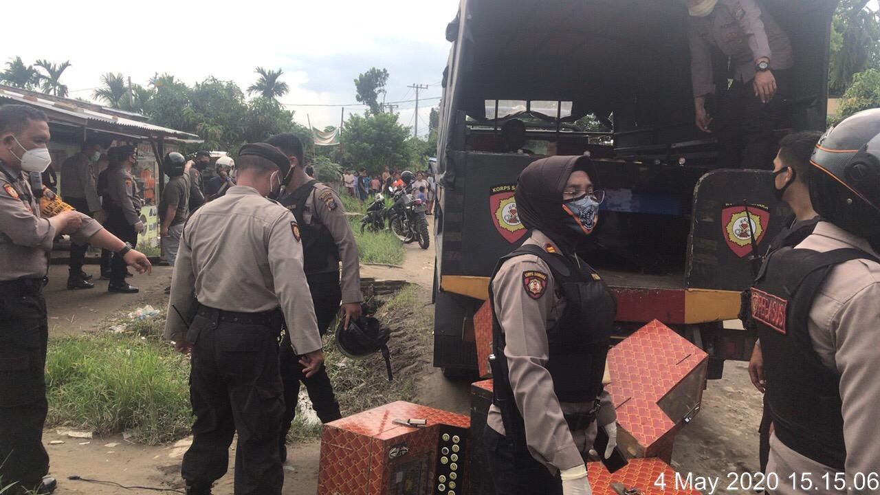 Jermal XV Denai Digerebek Polrestabes Medan, Â 4 Warga Ditangkap dan15 Unit Jackpot Serta 2 Unit Mesin Disita