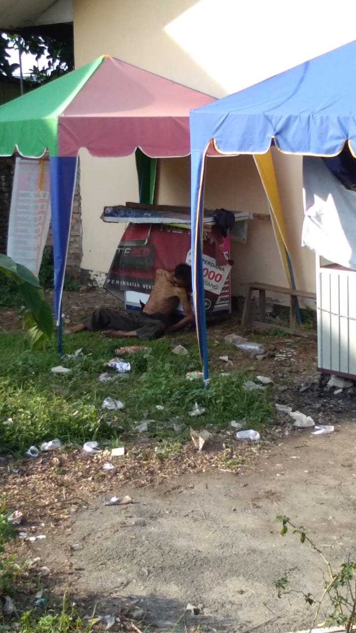 Seorang Tunawisma Ditemukan Tewas Dijalan