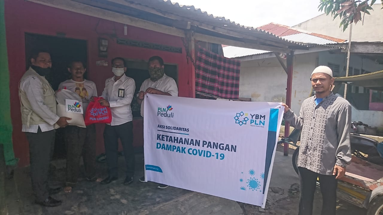 PLN UIKSBU Bagikan 1.450 Sembako di Tengah Pandemi Covid-19