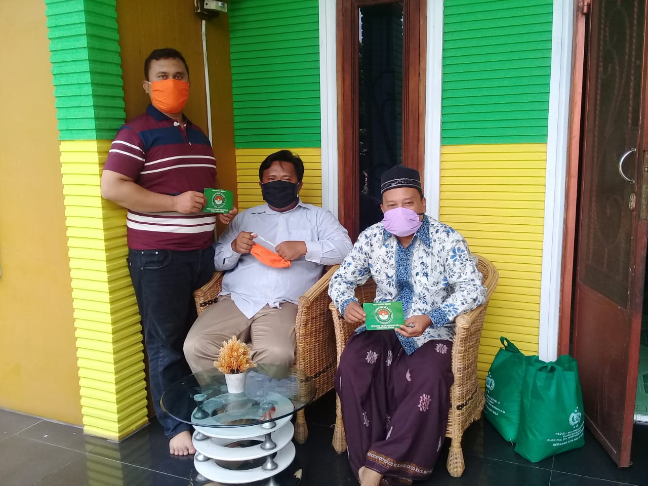 PIN Labusel Bagikan Sembako Bantuan Kapoldasu, Semoga Sedekah Pemusnah Wabah