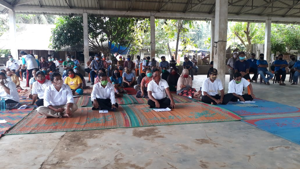 Kawal Dana Desa, Bhabinkamtibmas Polresta Deli Serdang Hadiri Rapat Desa