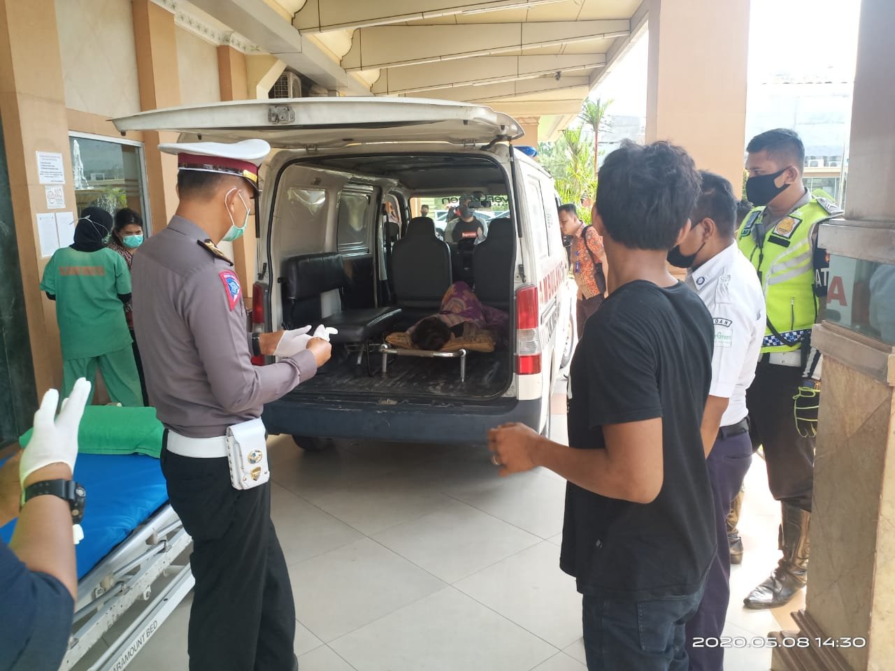 Kaki Remuk Di Gilas Ban Akibat Menyalip Truk