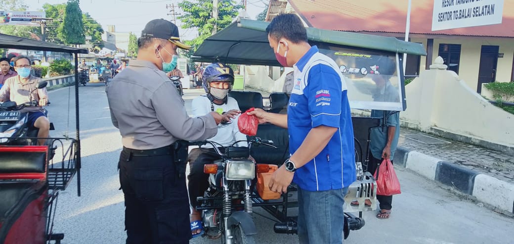 Kapolsek Tanjung Balai Selatan Buka Dapur Umum Bantu Warga Terdampak Covid-19