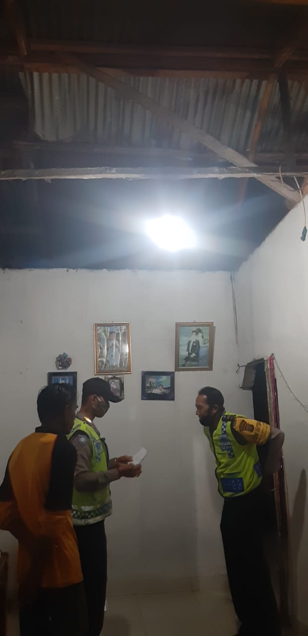 Angin Puting Beliung Landa 6 Rumah Dipantai Labu