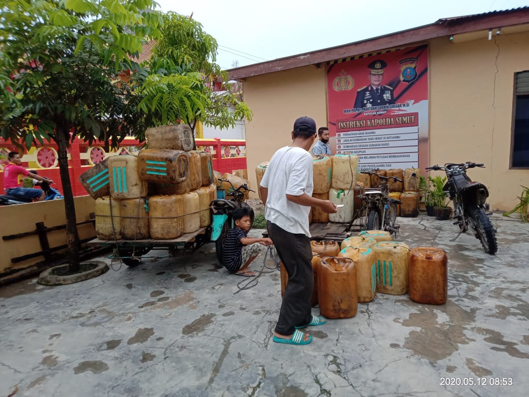 Truk Tangki Bertuliskan Solar Industri Diamankan di Labuhanbatu.