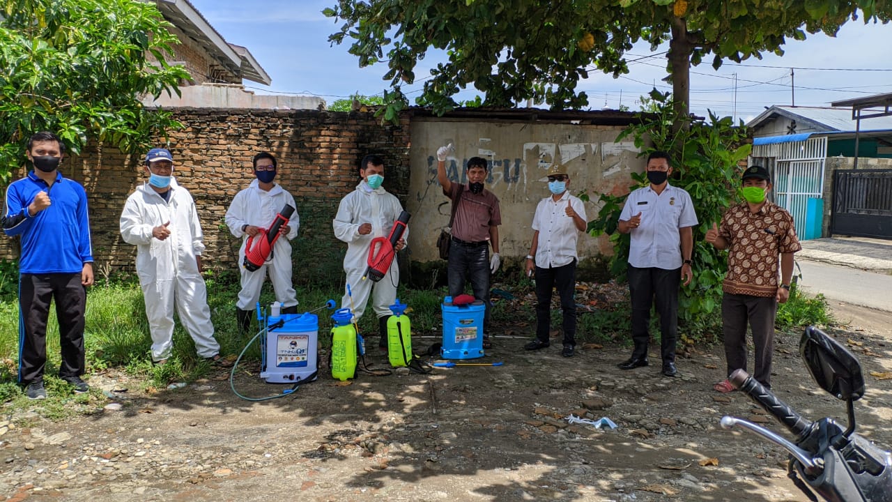 200 Rumah Warga Disemprot Disinfektan, M Arif Tanjung Terus Lawan Corona