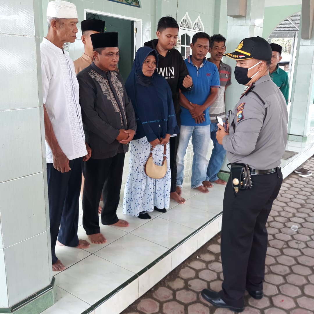 Pandemi Covid-19 Belum Berakhir Polsek Tanjung Morawa Bagikan Sembako