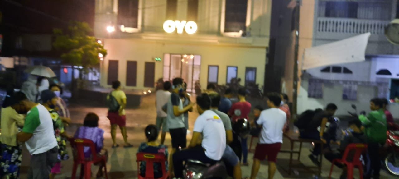 Hotel OYO Digrebek Warga, Pria Telanjang Bulat Keluar Kamar