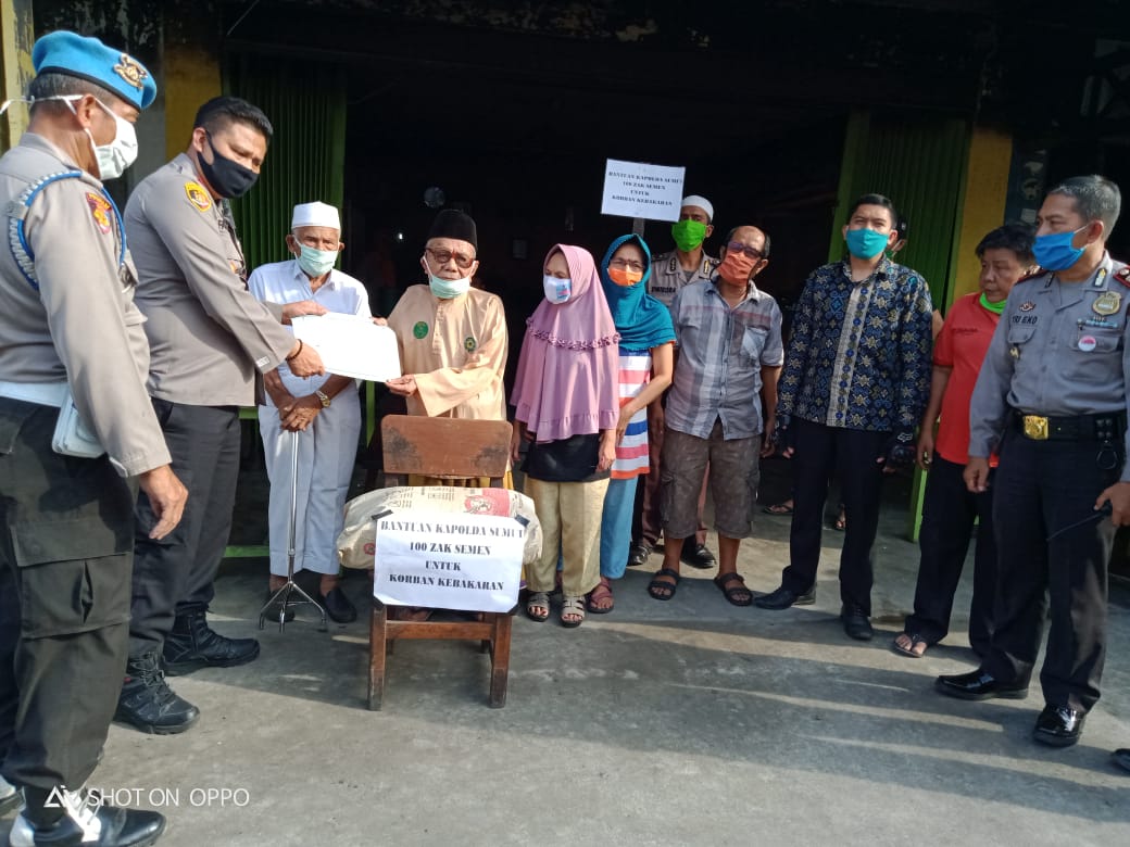 Kapolsek Medan Area Jumat Barokah Berikan Tali Asih dari Kapolda Sumut