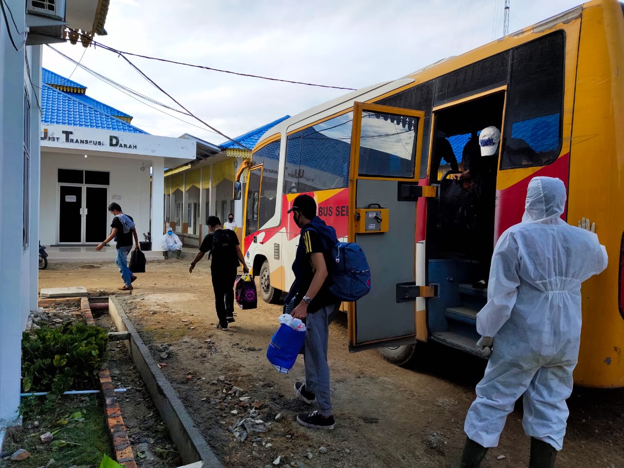 119 TKI Ilegal Naik di Pelabuhan Tanjung Tiram