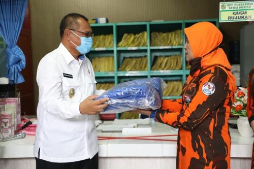 DPW Srikandi PP Sumut Salurkan Bantuan APD, Akhyar: Mari Saling Menjaga dan Mengingatkan