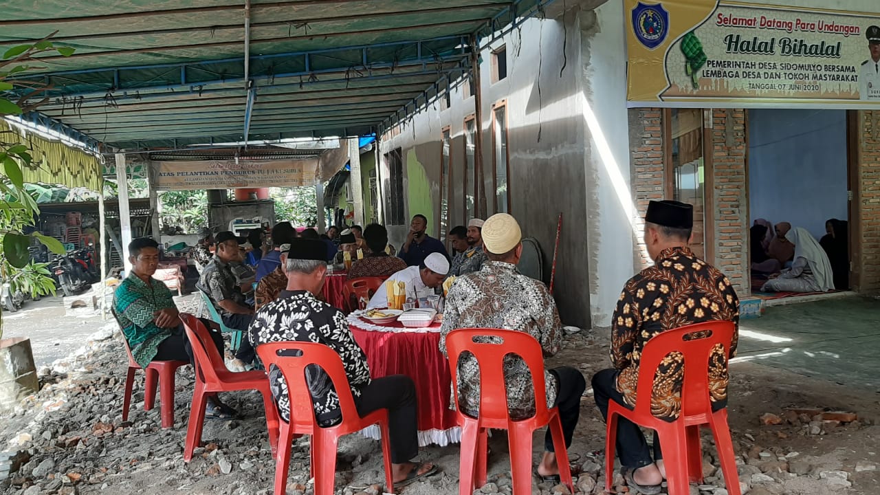 Kepala Desa Sidomulyo Sukri Gelar Halal Bihalal