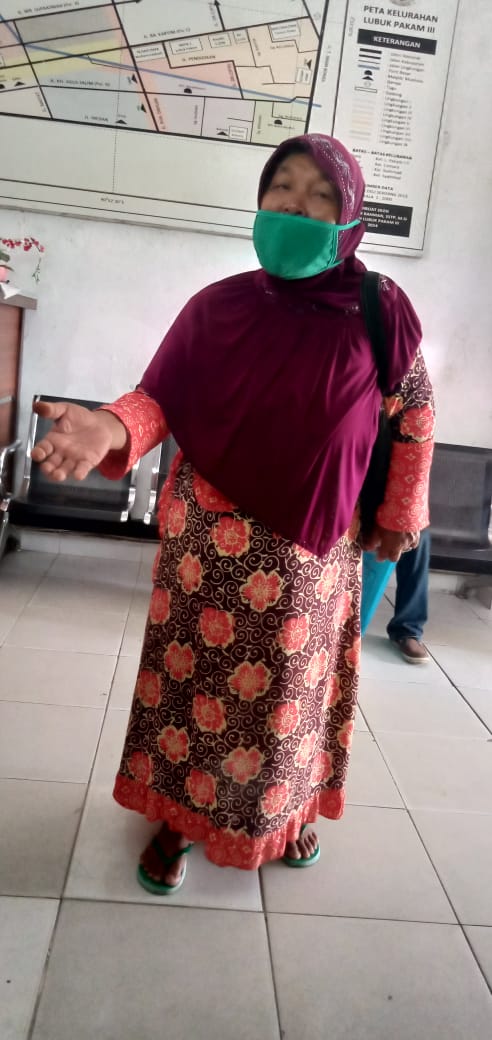 Petugas Kelurahan Lubukpakam lll Maki Seorang Nenek