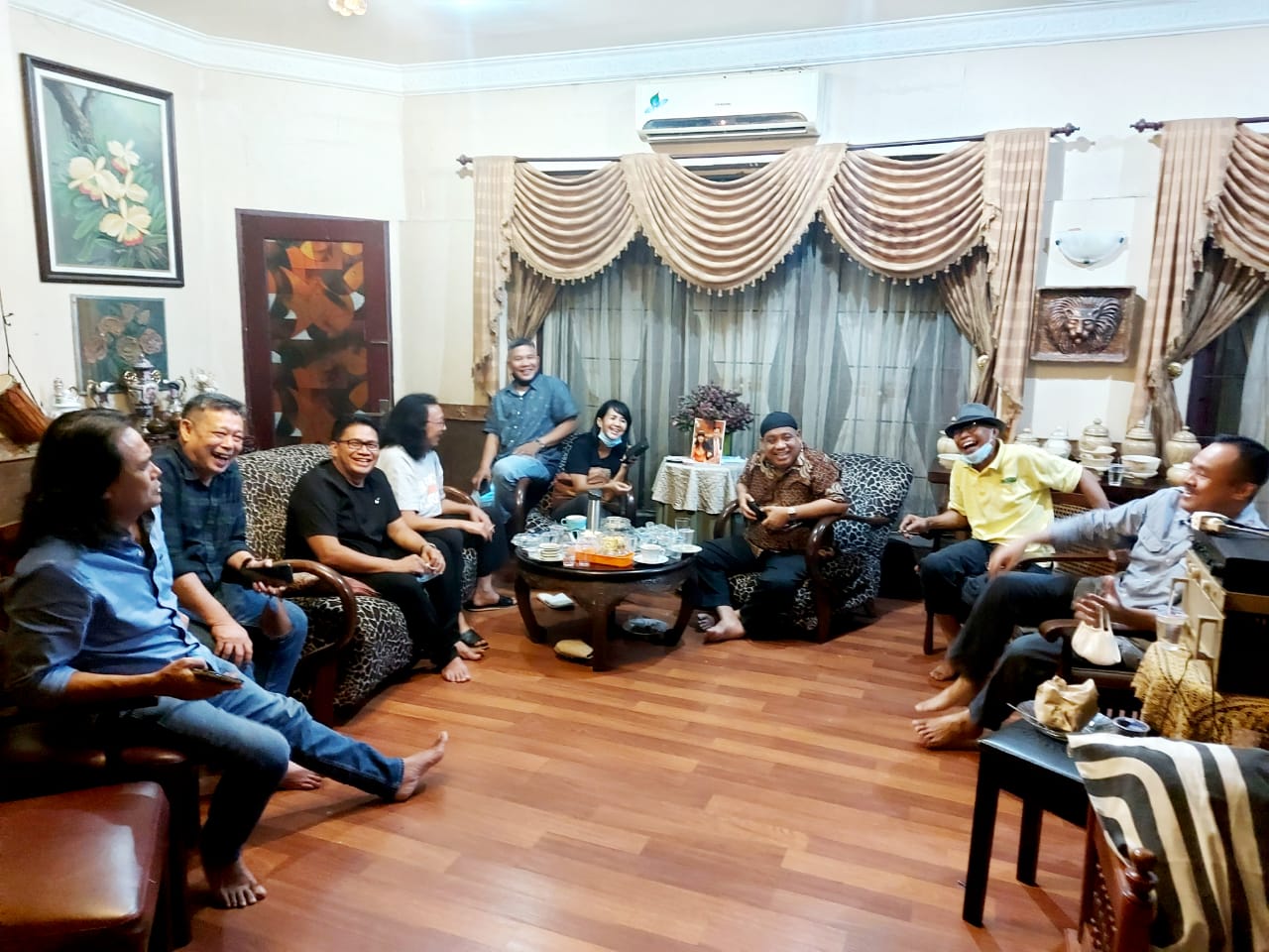 Pimred dan Wartawan Halal Bi Halal di Kediaman Tokoh Pers Sumut