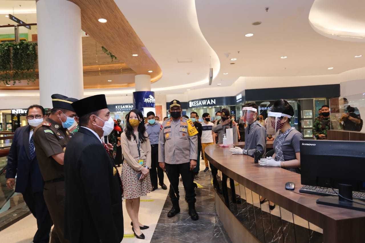 Menyongsong Kehidupan Baru New Normal, Kapolda Sumut, Gubsu dan Pangdam I/BB Tinjau Pasar Modern