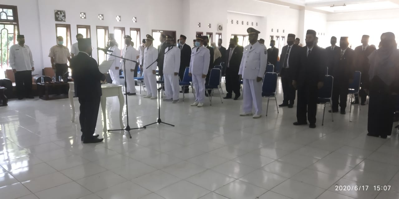 Sabdin Spd Mengantikan Muhammad Jon Sebagai Camat Putri Betung