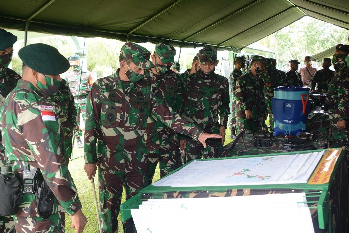 Pangdam I/BB Periksa Kesiapan Operasi Satgas Yonif Raider 100/PS Pengamanan Perbatasan RI-PNG