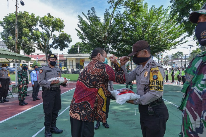 Irsan Efendi Nasution -Forkopimda PSP Lepas Personil TNI-Polri Salurkan BantuanÂ 