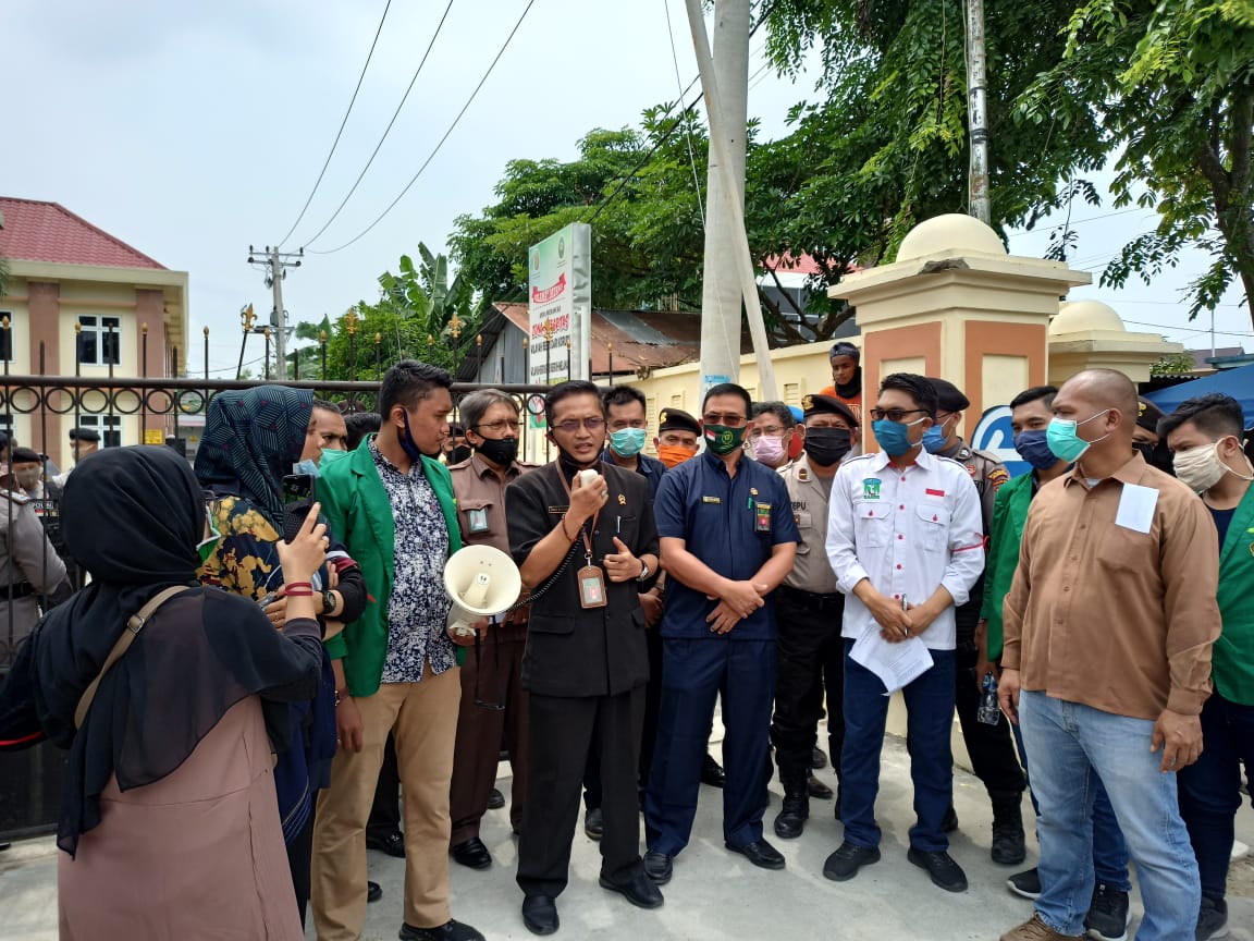 Kabag Ops Polresta Deli Serdang Pimpin Langsung Pengamanan Unras